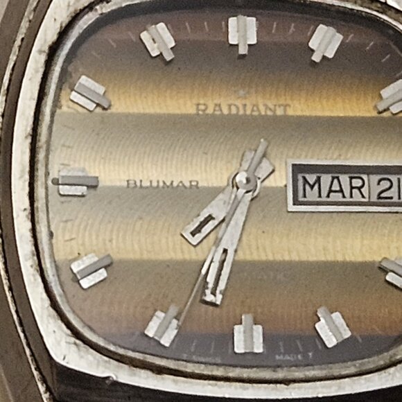 VINTAGE 70s Radiant Automatic Day/Date Swiss Tonneau Watch | Retro Blumar - Picture 4 of 16
